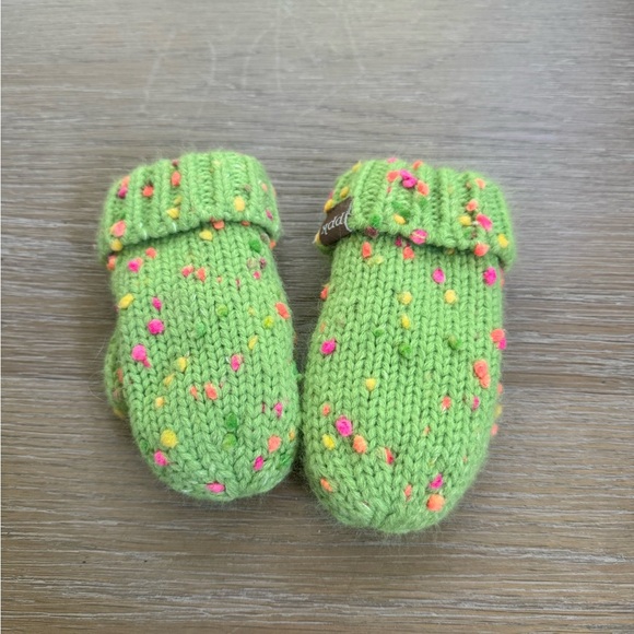 Peppercorn Kids kids green speckled cable knit hand mittens size s/m 2T 3T - Picture 4 of 4